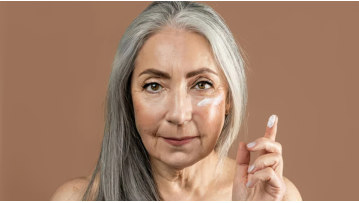 Come difendere la pelle dall’inquinamento e prevenire l’invecchiamento cutaneo