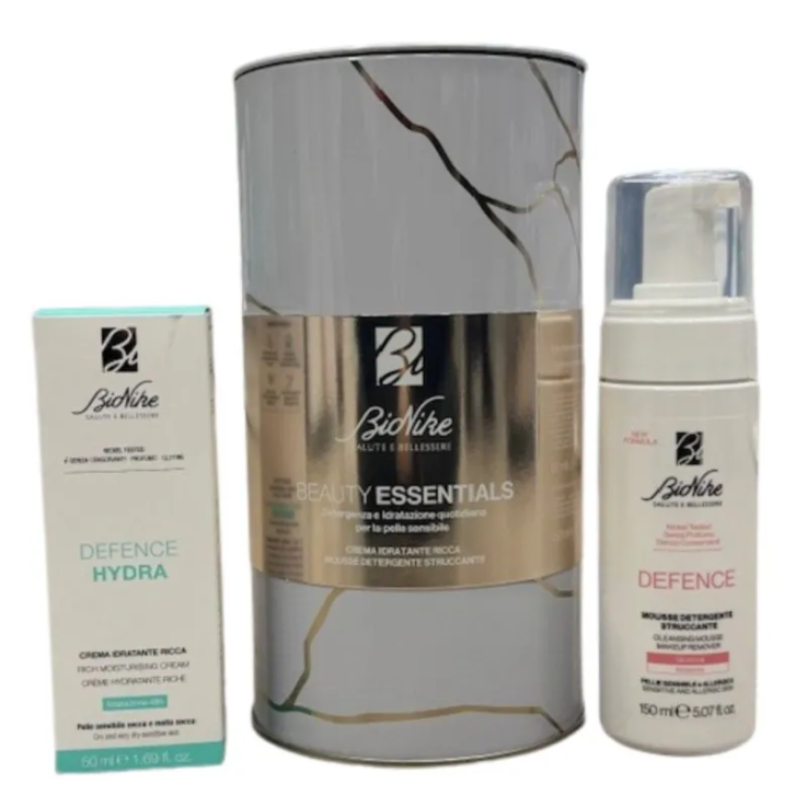 BEAUTY ESSENTIALS KIT NATALE25